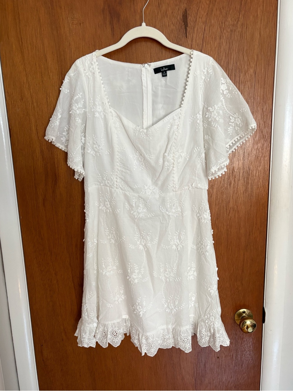 Lulu’s White Dress w/ Floral Embroidery